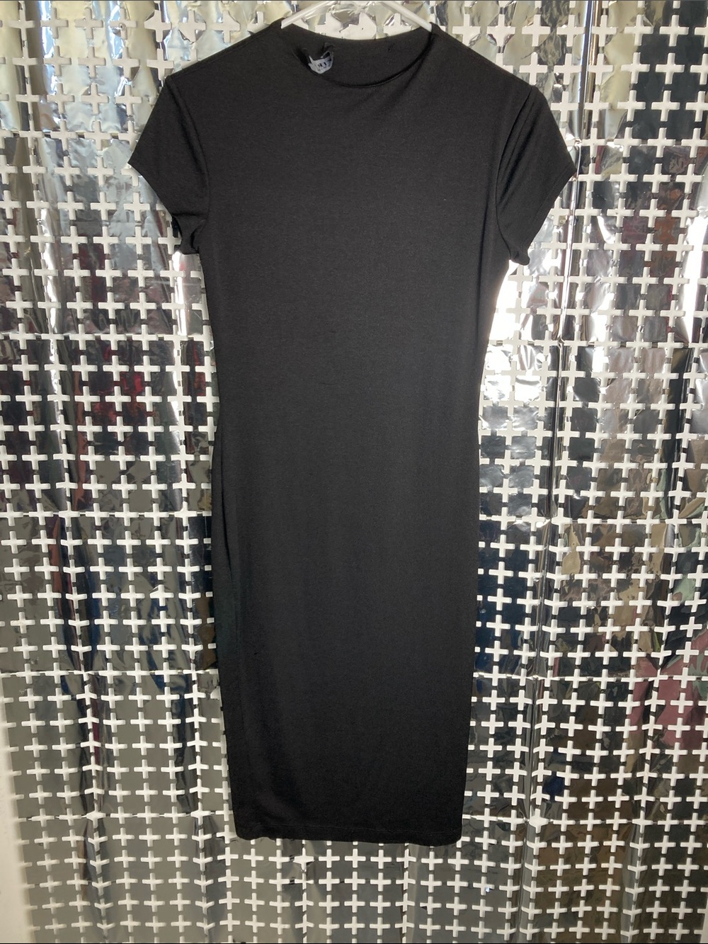 AKIRA Black Short Sleeve Midi Crewneck Dress